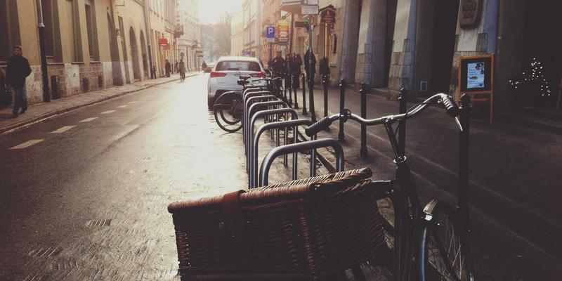 高尔夫球Tee材质与高度选择：微小配件如何影响你的开球效果与5210高尔夫成绩