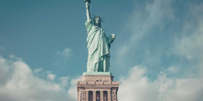 高尔夫用品全攻略：从服装、球具到球杆的专业选择指南