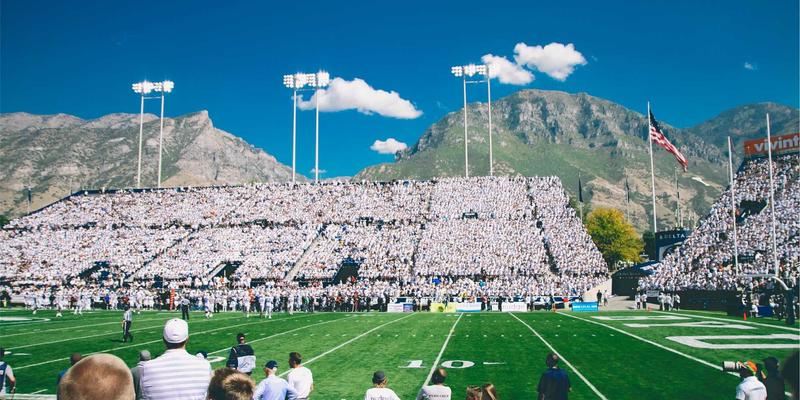 高尔夫用品全攻略：如何选择高尔夫球与装备提升你的球技